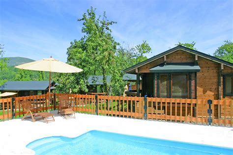 camping lago de sanabria bungalows|6 Cabañas y Bungalows en Lago de Sanabria:。